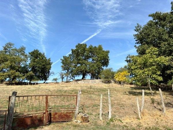 Propriété sur plus de 3 hectares - possibilité 2 habitations