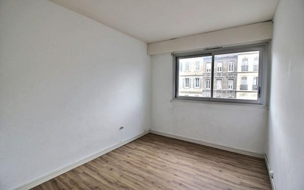 Appartement à vendre    3 pièces • 67 m2 Marseille 6