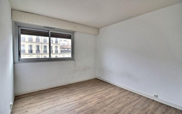 Appartement à vendre    3 pièces • 67 m2 Marseille 6