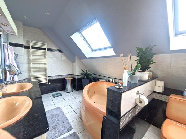Maison 10 pièces 210 m2