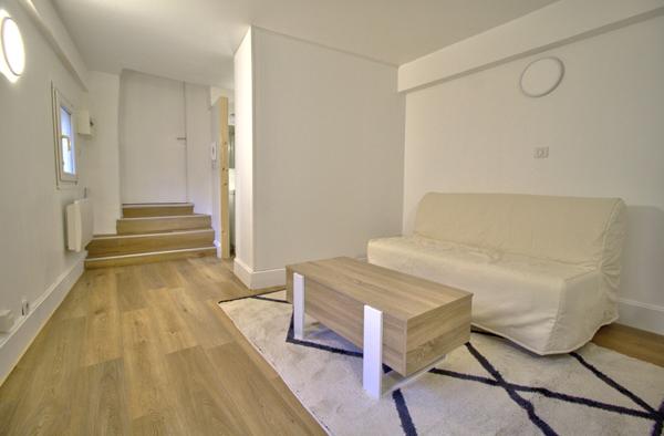 AGEN HYPER CENTRE VILLE - Appartement studio rénové au sein d'un quartier recherché.