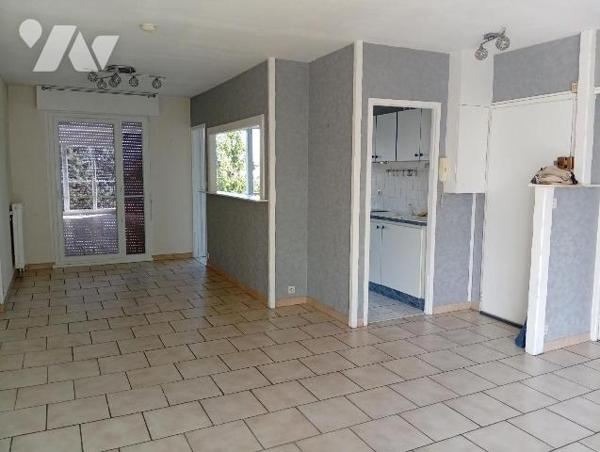 Appartement à vendre à La Chapelle-Saint-Mesmin, Loiret (45)

Appartement T4 au 3ème étage, s...