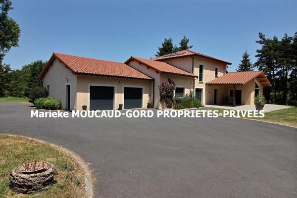 Craponne-sur-Arzon (43500) Très belle maison de 195 m² 5 chambres 3 garages sur 9700m² terrain