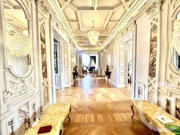 Appartement F8 à vendre  8 pièces - 300 m2 PAU - 64