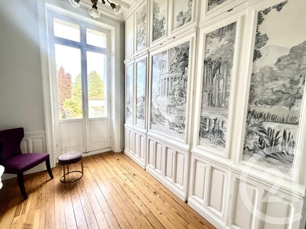 Appartement F8 à vendre  8 pièces - 300 m2 PAU - 64