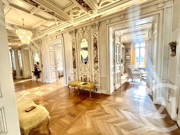 Appartement F8 à vendre  8 pièces - 300 m2 PAU - 64