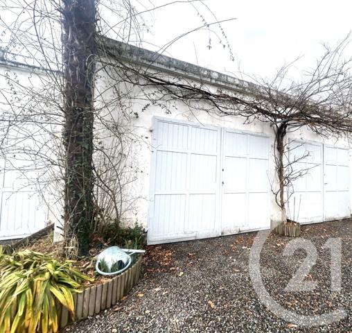 Appartement F8 à vendre  8 pièces - 300 m2 PAU - 64