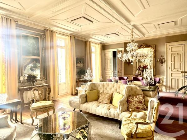 Appartement F8 à vendre  8 pièces - 300 m2 PAU - 64