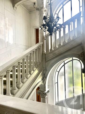 Appartement F8 à vendre  8 pièces - 300 m2 PAU - 64