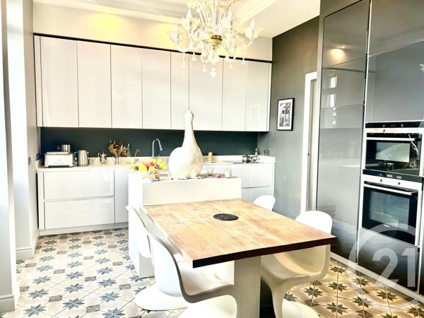 Appartement F8 à vendre  8 pièces - 300 m2 PAU - 64