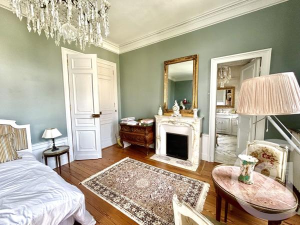 Appartement F8 à vendre  8 pièces - 300 m2 PAU - 64