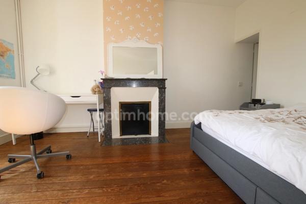 MAISON DE VILLE SANS TRAVAUX proche Orléans Madeleine de 135 m2 avec stationnement