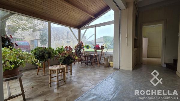 Corps de ferme Charentais avec grandes dépendances