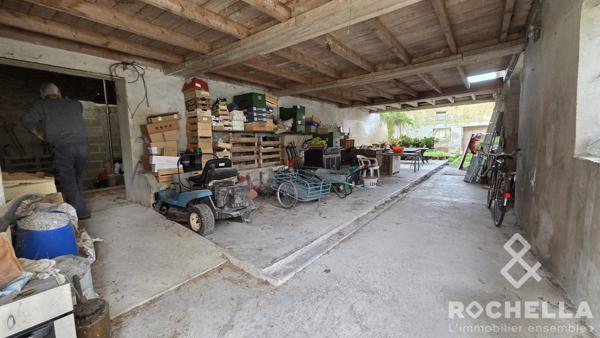Corps de ferme Charentais avec grandes dépendances