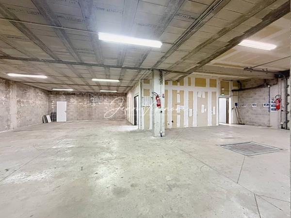 Immeuble à vendre 10 pièces de 408 m²