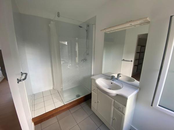 86100 CHATELLERAULT À LOUER : Jolie maison T4 à Châtellerault