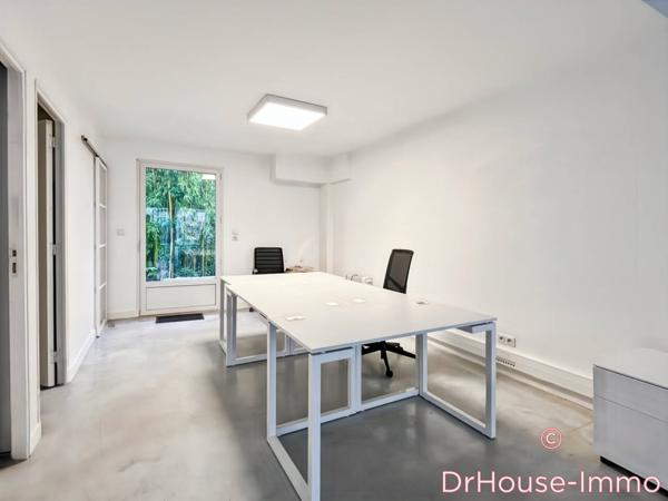 Bureau à vendre 1 pièce de 200 m²