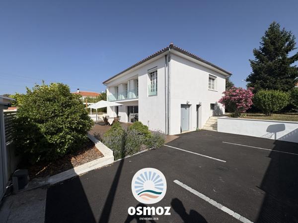Maison entièrement rénovée à deux pas des commerces !