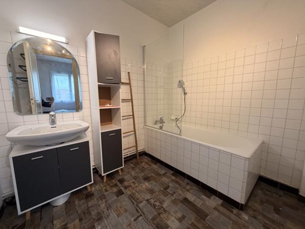 Appartement à louer 530 € CC La Châtre 2 p 47 m² DPE E