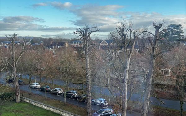 Appartement à vendre    2 pièces • 79,52 m2 Compiègne