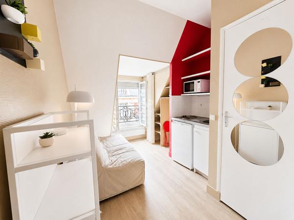 PARIS 17EME - COURCELLES - WAGRAM - RUE PIERRE DEMOURS - DERNIER ETAGE AVEC ASCENSEUR 146 000 € **  - Référence  VC-6780