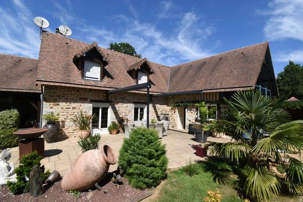 Maison à vendre 10 pièces CHAMPSECRET (61)
