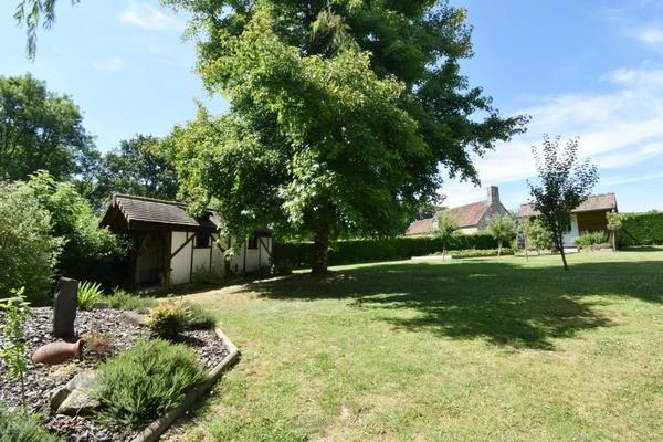 Maison à vendre 10 pièces CHAMPSECRET (61)