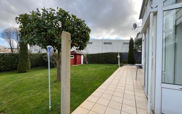 Maison à vendre    5 pièces • 155,50 m2 Carhaix-Plouguer