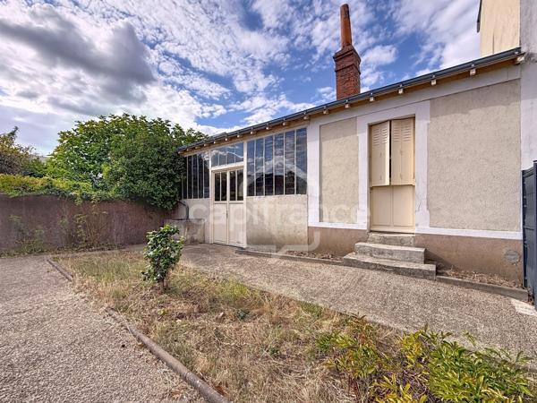 Maison Velpeau à rénover, jardin et accès voiture