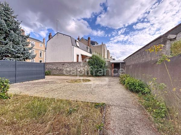 Maison Velpeau à rénover, jardin et accès voiture