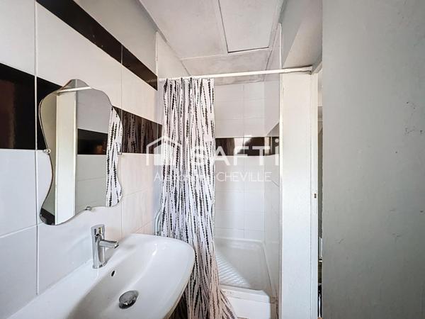 Maison avec terrasse et cour - Quartier Hôpital