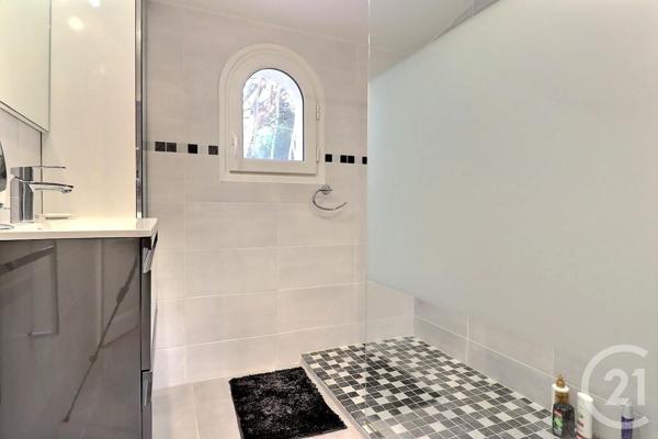 Maison à vendre  8 pièces - 210 m2 PUGET SUR ARGENS - 83