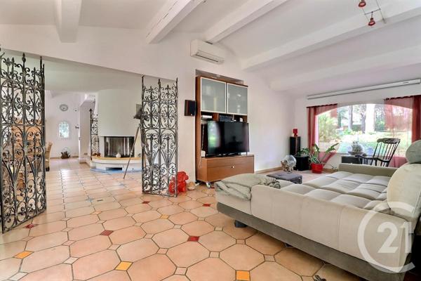 Maison à vendre  8 pièces - 210 m2 PUGET SUR ARGENS - 83