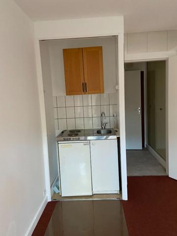 STUDIO A LOUER VIDE PARIS 20EME