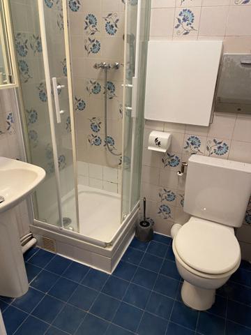 STUDIO A LOUER VIDE PARIS 20EME