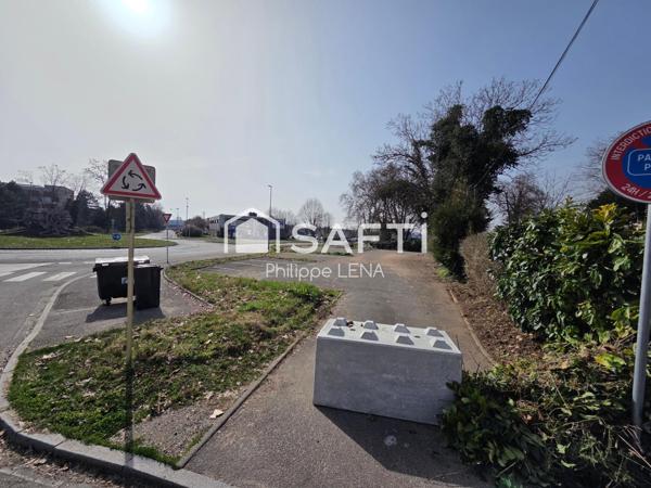 Terrain 930m² artère passante, ideal locaux PRO