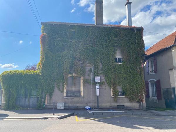 grande maison en centre ville , avec terrain
