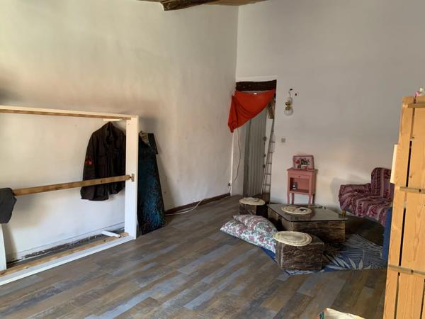 Vente                                                      Appartement
                        
                     1 pièces                      38 m2                     à Perpignan
