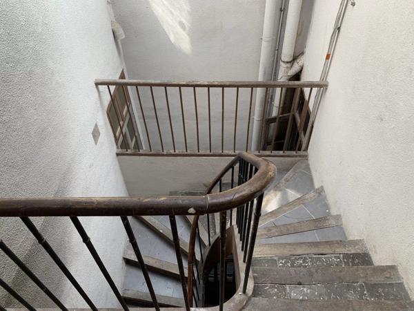 Vente                                                      Appartement
                        
                     1 pièces                      38 m2                     à Perpignan