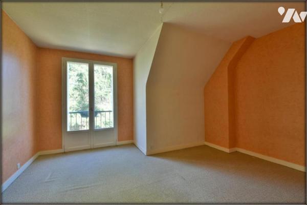 MAISON FAMILLIALE LE RHEU CENTRE AVEC GRAND JARDIN