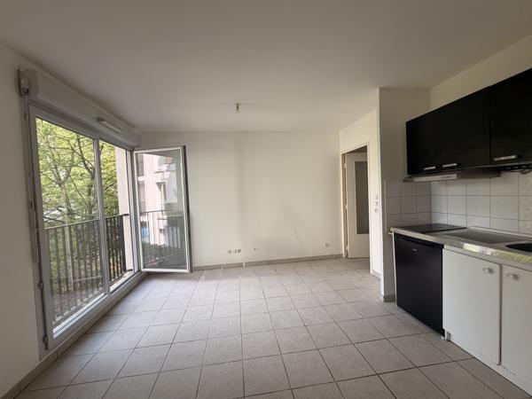 APPARTEMENT T1 au 1er étage 24.04m² - vue sur jardin - proche transports