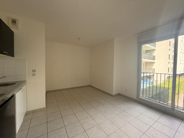 APPARTEMENT T1 au 1er étage 24.04m² - vue sur jardin - proche transports