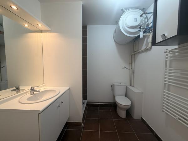 APPARTEMENT T1 au 1er étage 24.04m² - vue sur jardin - proche transports