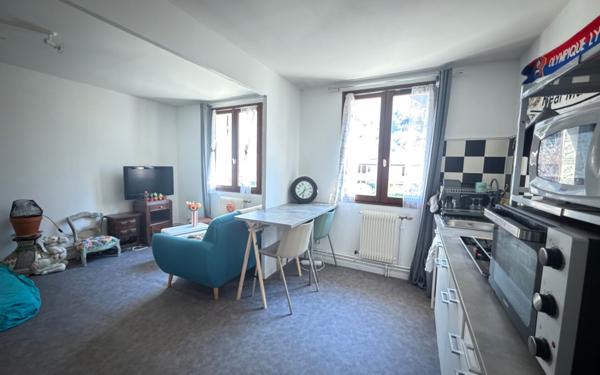 Maison à vendre    5 pièces • 89 m2 Saint-Égrève