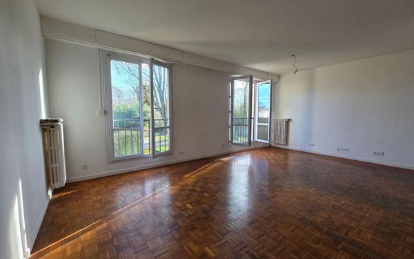 Appartement à vendre    3 pièces • 75,31 m2 Étampes