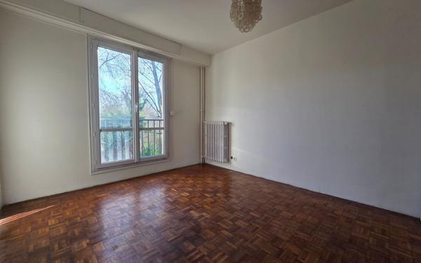 Appartement à vendre    3 pièces • 75,31 m2 Étampes