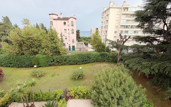 Appartement à vendre    1 pièce • 24 m2 Cannes