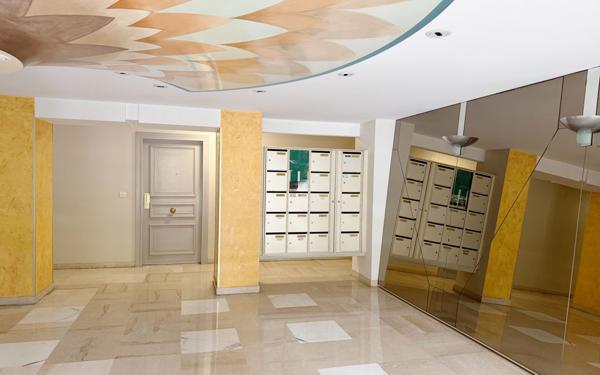 Appartement à vendre    1 pièce • 24 m2 Cannes