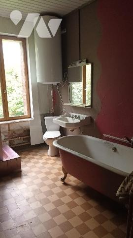 MAISON 7 PIÈCES AVEC JARDIN - BRUAY SUR ESCAUT Venez découvrir cette maison de 7 pièces d'envir...