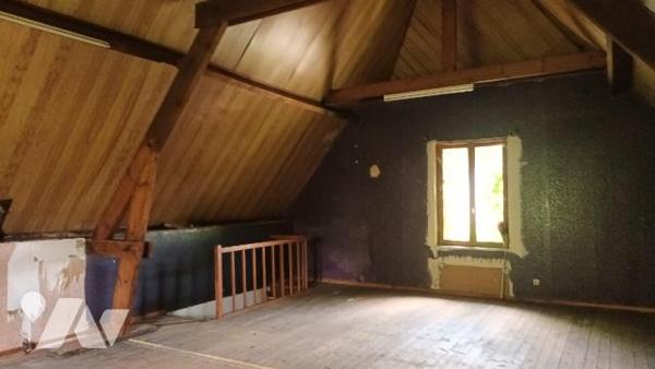 MAISON 7 PIÈCES AVEC JARDIN - BRUAY SUR ESCAUT Venez découvrir cette maison de 7 pièces d'envir...